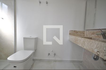 Apartamento para alugar com 150m², 3 quartos e 3 vagasBanheiro do Quarto Suíte 1