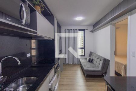 Sala/Cozinha de apartamento para alugar com 1 quarto, 28m² em Centro, Curitiba