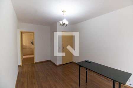 Sala de apartamento para alugar com 3 quartos, 70m² em Santa Rosa, Niterói