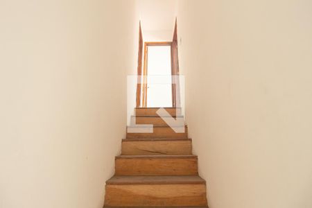 Escada de casa para alugar com 2 quartos, 75m² em Campo Grande, Rio de Janeiro