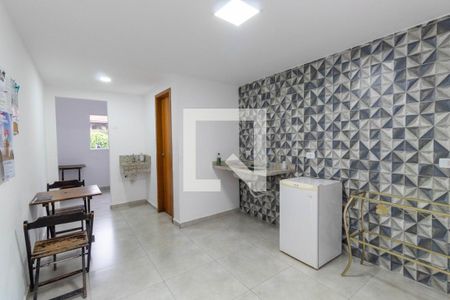 Apartamento para alugar com 42m², 2 quartos e sem vagaÁrea comum - Salão de festas