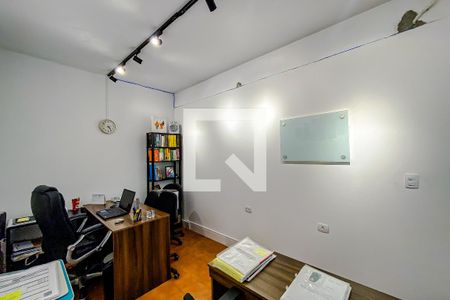 Casa à venda com 230m², 3 quartos e 3 vagasEscritório