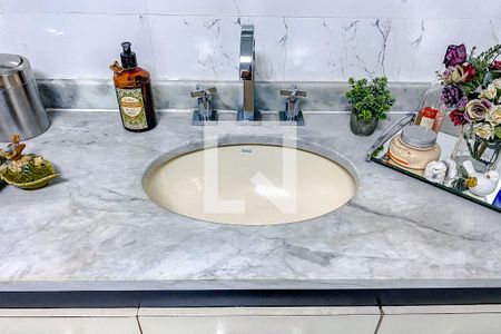 Casa à venda com 230m², 3 quartos e 3 vagasBanheiro da Suíte