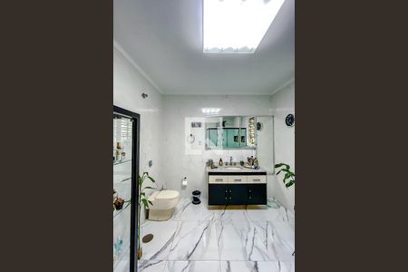 Casa à venda com 230m², 3 quartos e 3 vagasBanheiro da Suíte