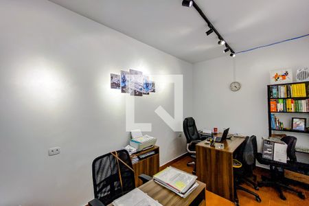 Casa à venda com 230m², 3 quartos e 3 vagasEscritório