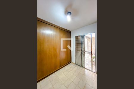 Casa à venda com 230m², 3 quartos e 3 vagasQuarto 2 - Suíte