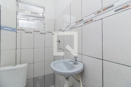 Banheiro de casa para alugar com 1 quarto, 30m² em Vila Paranagua, São Paulo