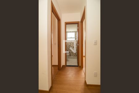 Corredor de apartamento para alugar com 2 quartos, 45m² em Cavalhada, Porto Alegre