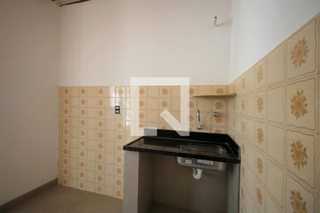 Casa para alugar com 1 quarto, 35m² em Pompéia, Belo Horizonte
