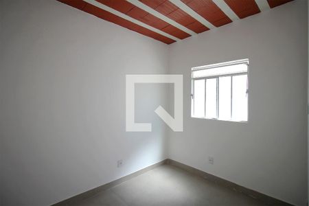 Casa para alugar com 1 quarto, 35m² em Pompéia, Belo Horizonte