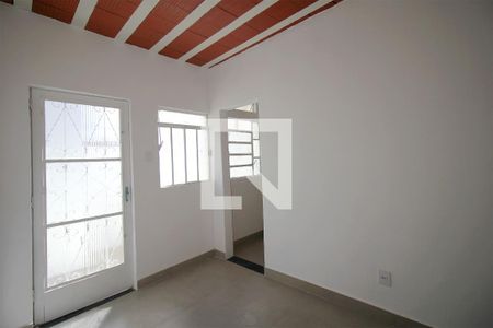 Sala de casa para alugar com 1 quarto, 35m² em Pompéia, Belo Horizonte