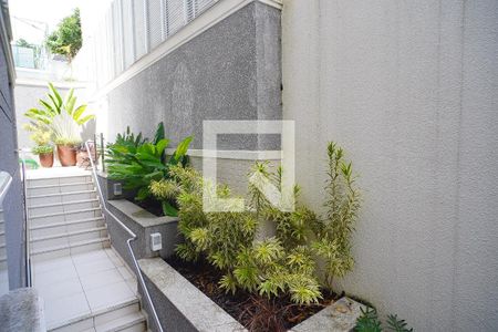 Vista  de apartamento para alugar com 2 quartos, 64m² em Agronômica, Florianópolis