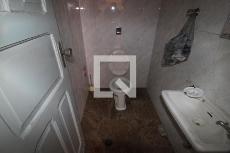 Casa à venda com 250m², 5 quartos e 8 vagasÁrea de Serviço - Banheiro