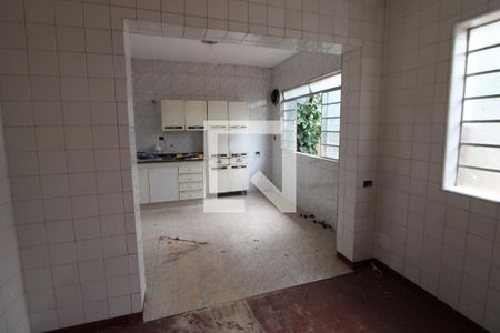 Casa à venda com 250m², 5 quartos e 8 vagasCozinha