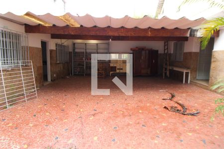 Casa à venda com 250m², 5 quartos e 8 vagasQuintal