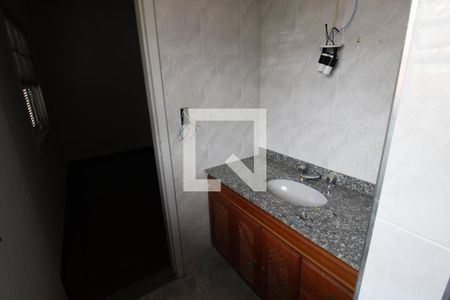 Casa à venda com 250m², 5 quartos e 8 vagasBanheiro 2