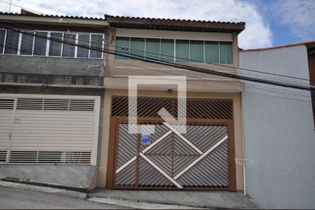 Casa à venda com 120m², 3 quartos e 1 vaga Casa à venda com 120m², 3 quartos e 1 vagaFachada