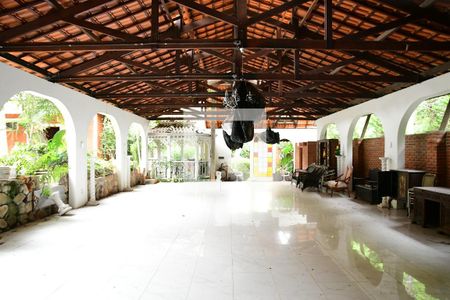Casa de condomínio para alugar com 1350m², 4 quartos e 7 vagasÁrea comum - Salão de festas