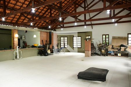 Casa de condomínio para alugar com 1350m², 4 quartos e 7 vagasÁrea comum - Salão de festas