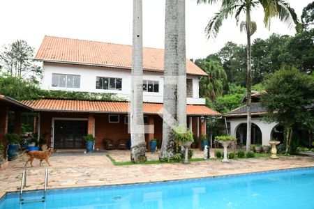 Casa de condomínio para alugar com 1350m², 4 quartos e 7 vagasFundos