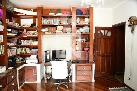 Casa de condomínio para alugar com 1350m², 4 quartos e 7 vagasSala 2