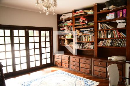 Casa de condomínio para alugar com 1350m², 4 quartos e 7 vagasSala 2