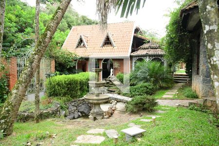 Casa de condomínio para alugar com 1350m², 4 quartos e 7 vagasQuintal