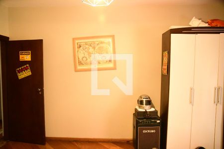Casa de condomínio para alugar com 1350m², 4 quartos e 7 vagasQuarto