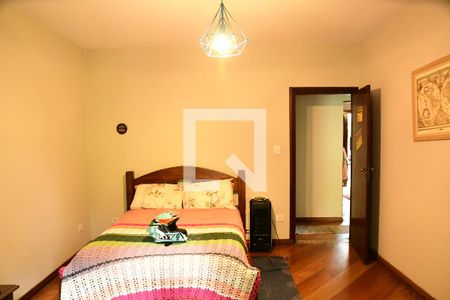 Casa de condomínio para alugar com 1350m², 4 quartos e 7 vagasQuarto