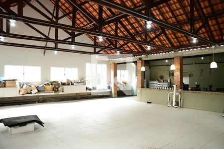 Casa de condomínio para alugar com 1350m², 4 quartos e 7 vagasÁrea comum - Salão de festas