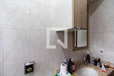 Banheiro de casa de condomínio à venda com 2 quartos, 70m² em Vila Yolanda, Osasco