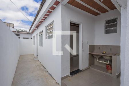 Entrada de casa para alugar com 1 quarto, 35m² em Pompéia, Belo Horizonte