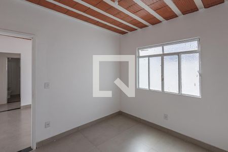 Quarto de casa para alugar com 1 quarto, 35m² em Pompéia, Belo Horizonte