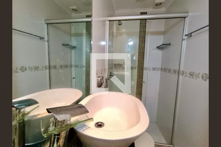 Apartamento à venda com 78m², 2 quartos e 1 vaga Apartamento à venda com 78m², 2 quartos e 1 vagaBanheiro social