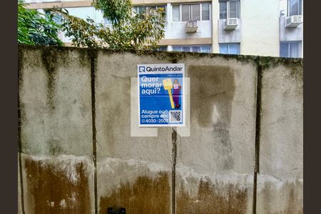Fachada com cartaz QA. de apartamento à venda com 2 quartos, 78m² em Ipanema, Rio de Janeiro