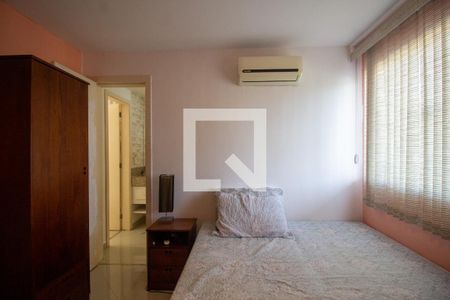 Casa de condomínio para alugar com 250m², 4 quartos e 2 vagas Casa de condomínio para alugar com 250m², 4 quartos e 2 vagasSuíte 2