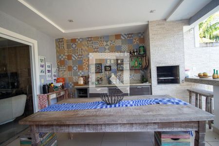 Casa de condomínio para alugar com 250m², 4 quartos e 2 vagas Casa de condomínio para alugar com 250m², 4 quartos e 2 vagasÁrea Gourmet