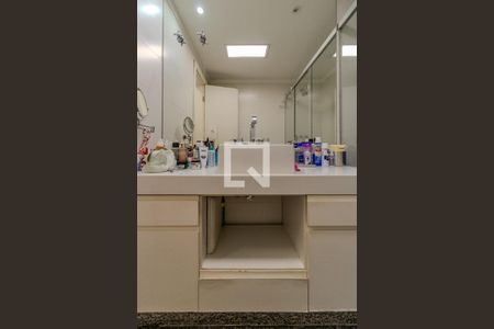 Apartamento à venda com 213m², 3 quartos e 3 vagasSuíte 2