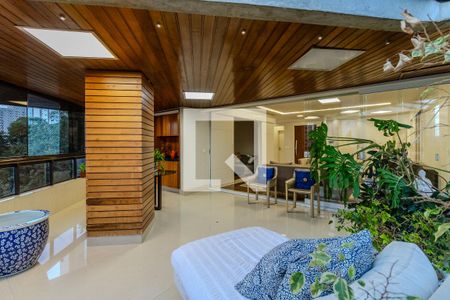 Apartamento à venda com 213m², 3 quartos e 3 vagasVaranda