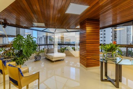 Apartamento à venda com 213m², 3 quartos e 3 vagasVaranda