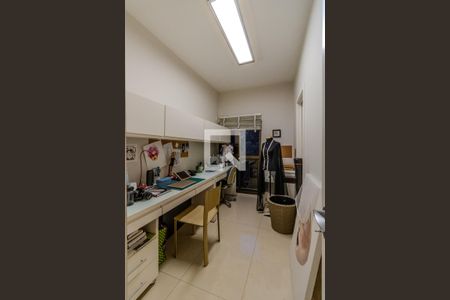 Apartamento à venda com 213m², 3 quartos e 3 vagasEscritório