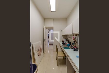Apartamento à venda com 213m², 3 quartos e 3 vagasEscritório