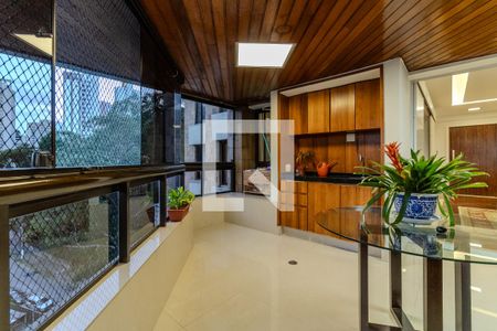 Apartamento à venda com 213m², 3 quartos e 3 vagasVaranda