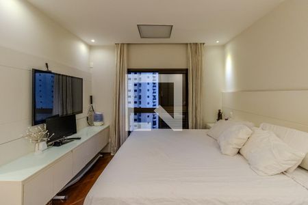 Apartamento à venda com 213m², 3 quartos e 3 vagasSuíte 3