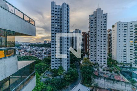 Apartamento à venda com 213m², 3 quartos e 3 vagasSuíte 2