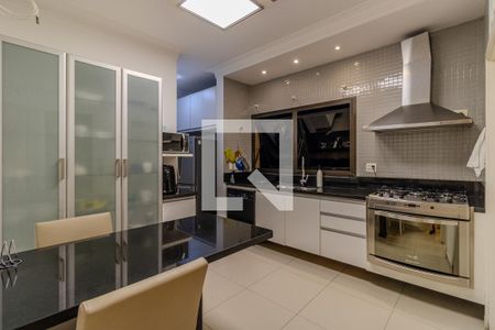 Apartamento à venda com 213m², 3 quartos e 3 vagasCozinha