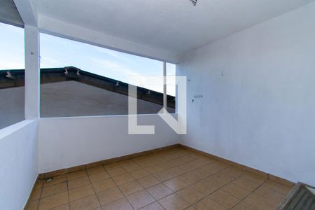 Área de Serviço de casa para alugar com 1 quarto, 64m² em Jardim Santa Adélia, São Paulo