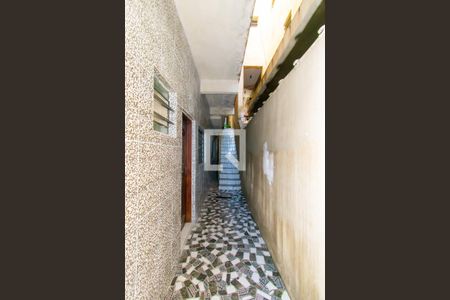 Entrada de casa para alugar com 1 quarto, 64m² em Jardim Santa Adélia, São Paulo