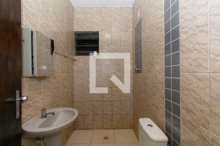 Banheiro de casa para alugar com 1 quarto, 64m² em Jardim Santa Adélia, São Paulo