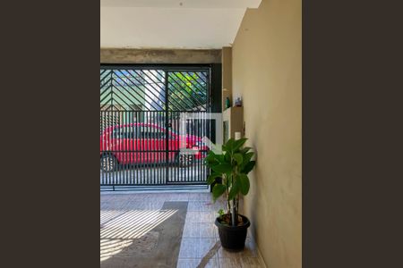 Entrada de casa para alugar com 1 quarto, 64m² em Jardim Santa Adélia, São Paulo